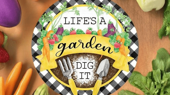 Easy Outdoor Decorations to Refresh Your Yard - Michelle's aDOORable Creations