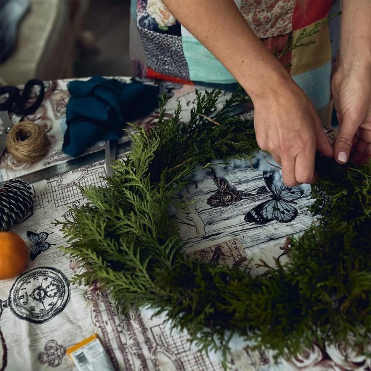 Shop For 10 - inch Plain Wire Wreath Form: 3 Wire Black Frames at Michelle's aDOORable Creations