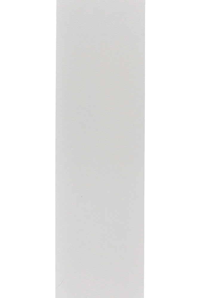 Shimmering white non-wired ribbon surface detail