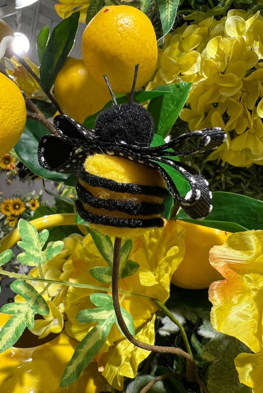19" Spring Ribbon Bee Pick