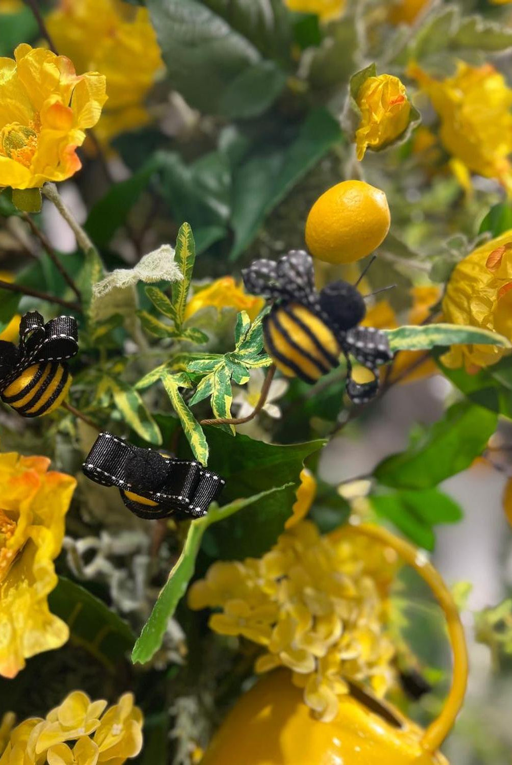 19" Spring Ribbon Bee Pick