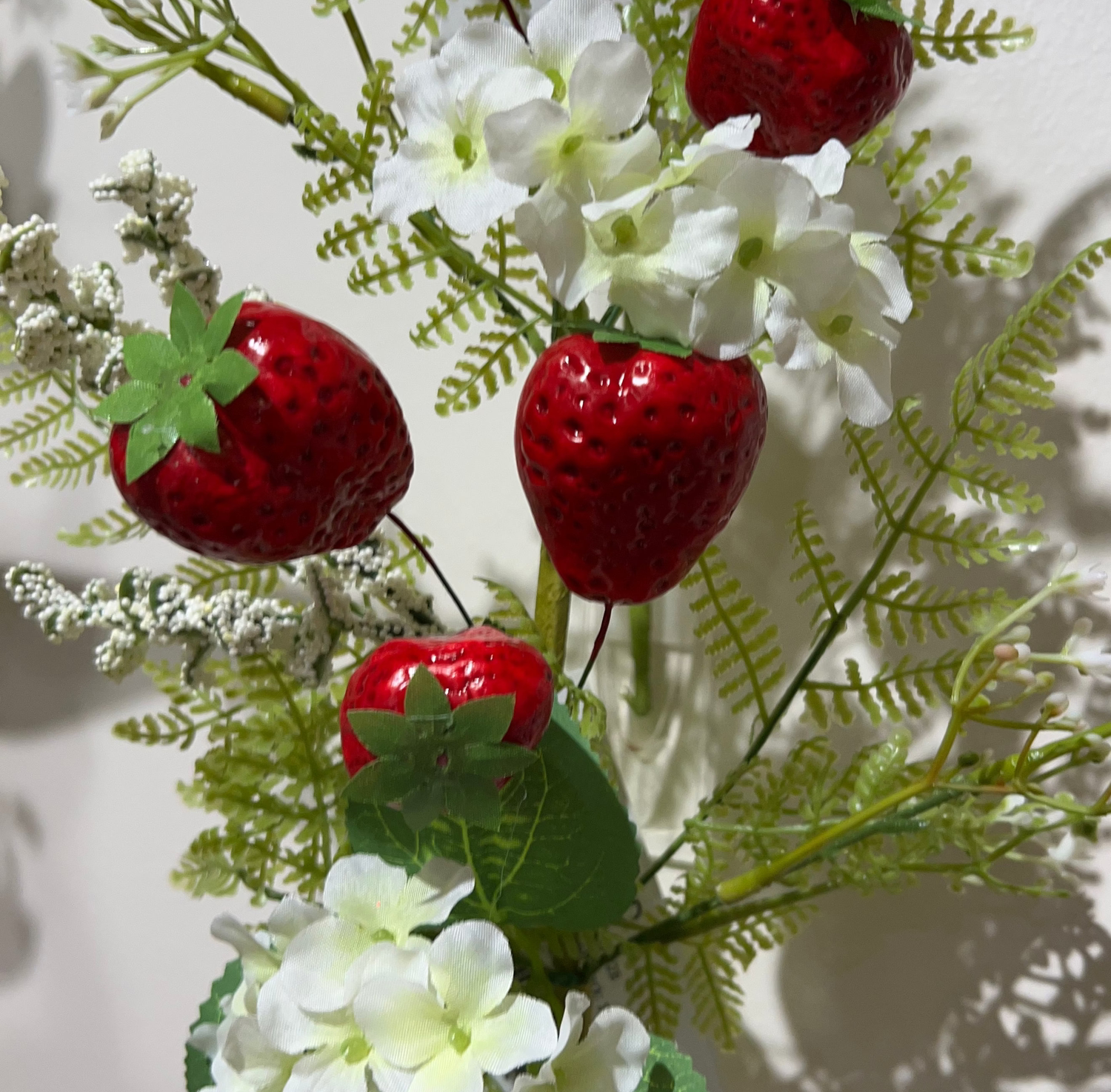 18in Strawberry and Hydrangea Spray