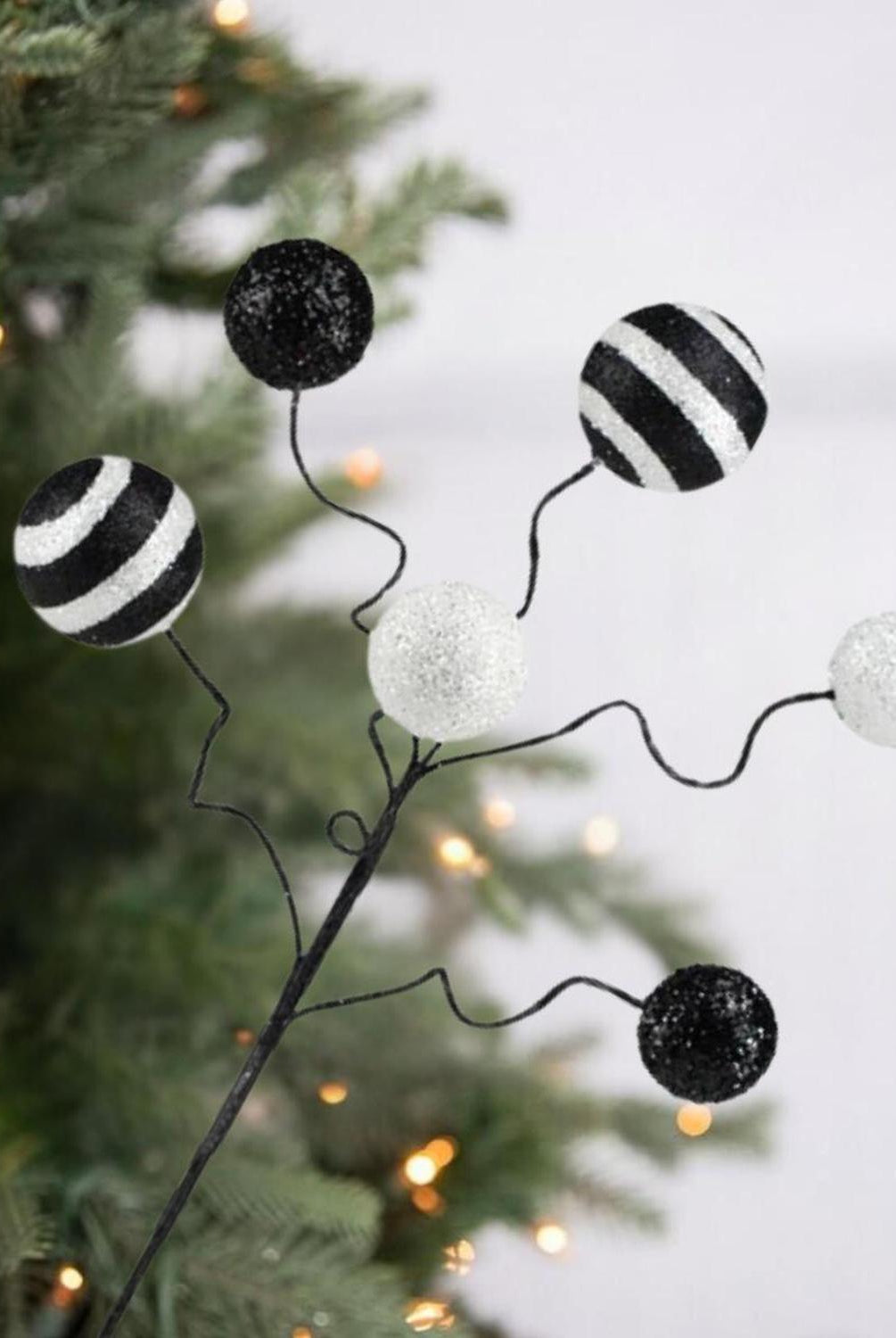 17" Glitter Ball Pick: Black & White