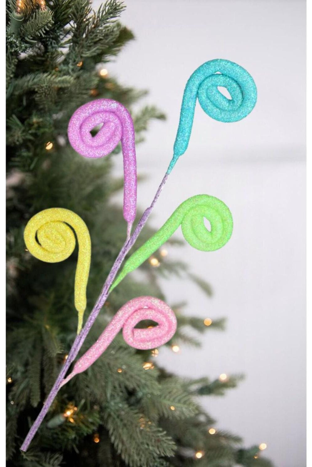 18" Glitter Swirl Spray: Pastel