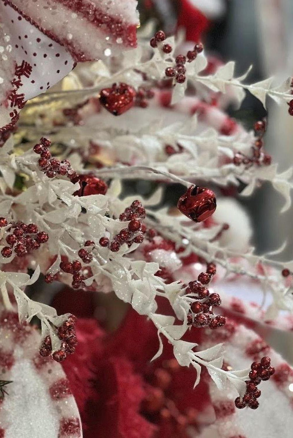 18" Jingle Bell Berry Leaf Spray: White/Red