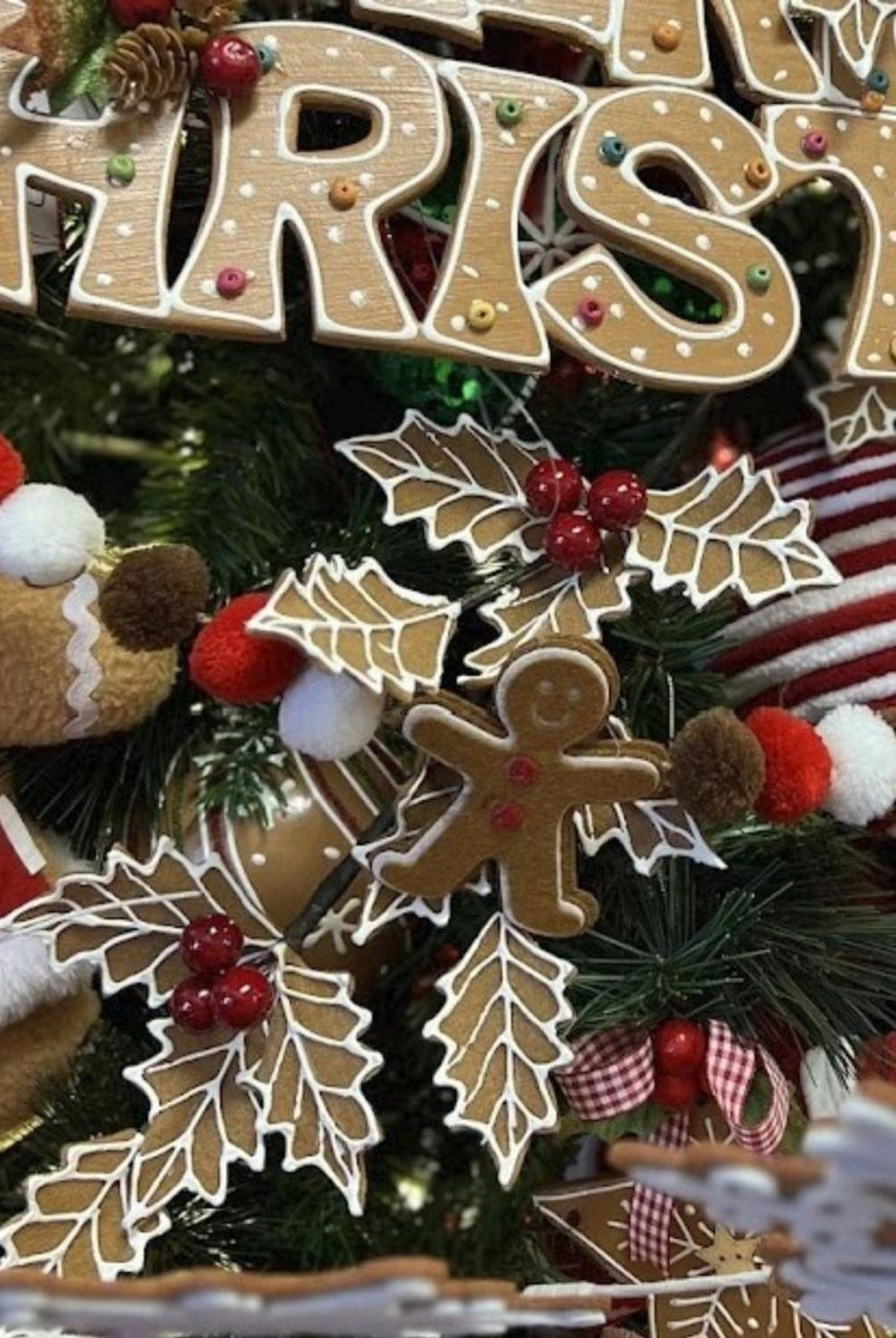 19" Gingerbread Holly Leaf Spray