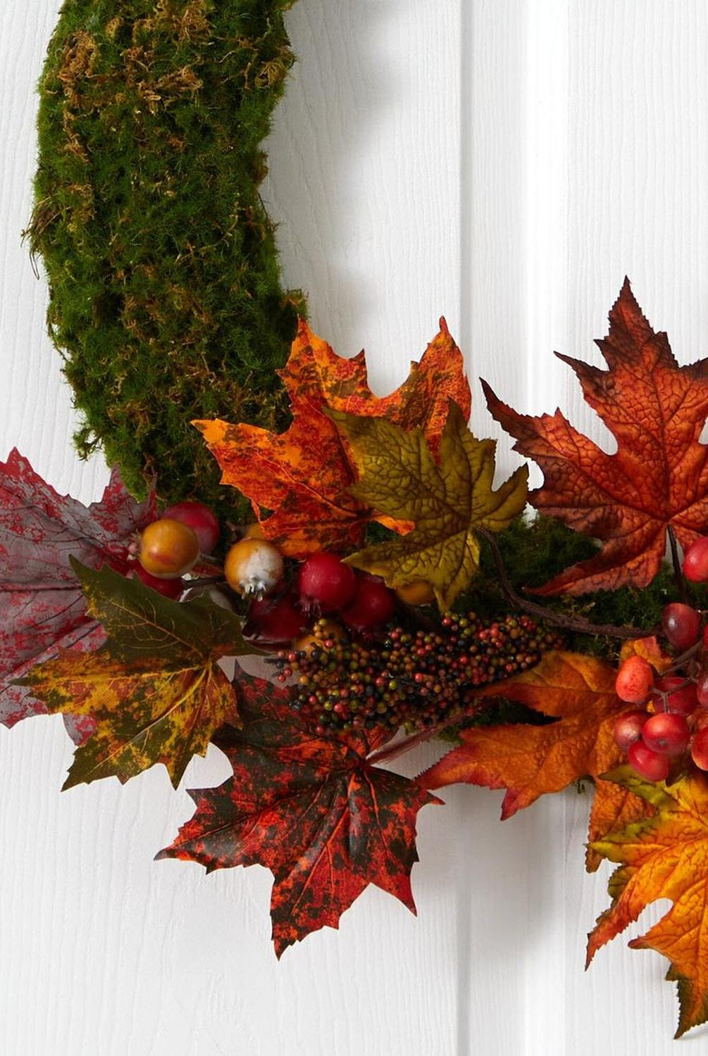 20” Fall Maple Leaf and Berries Artificial Autumn Wreath