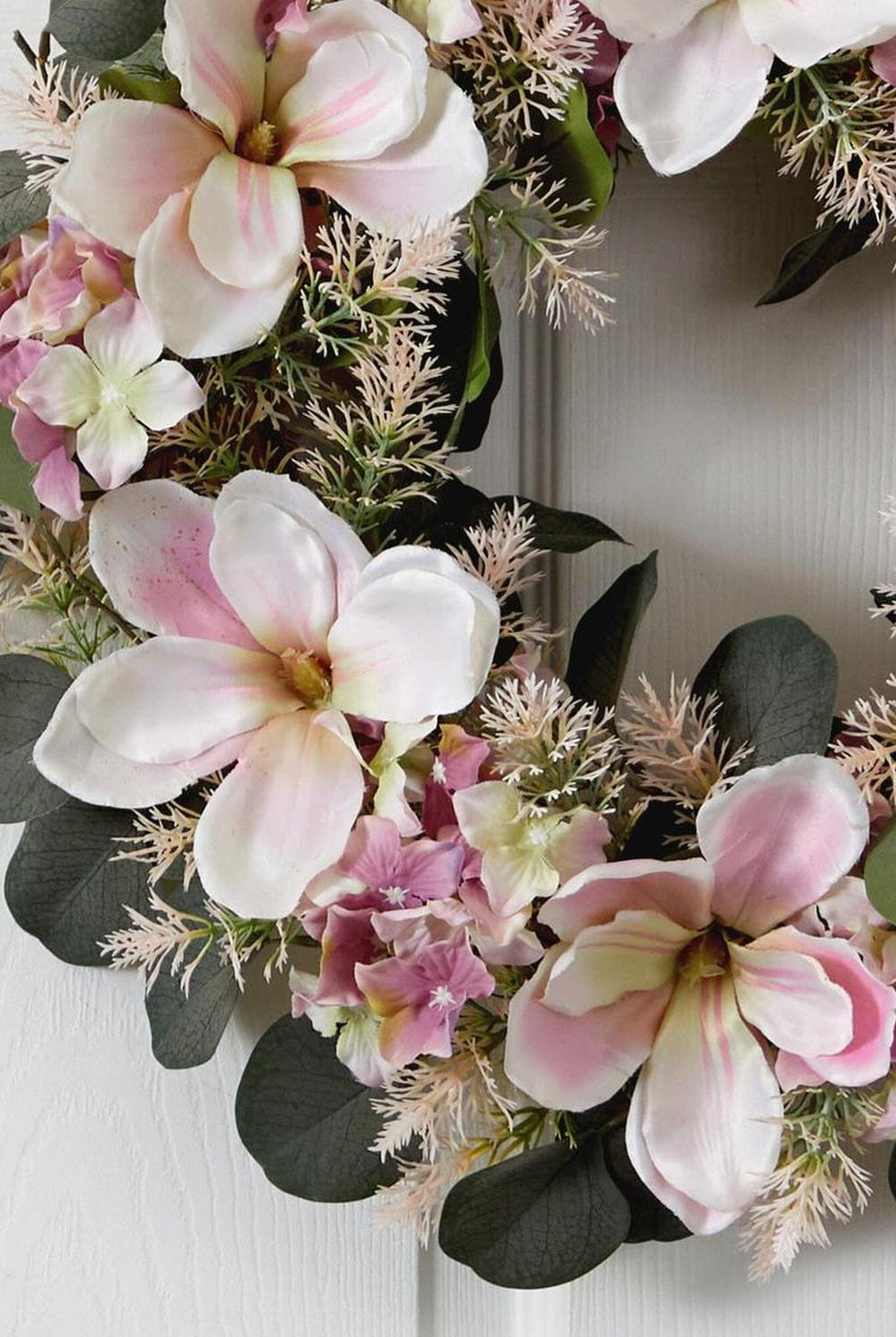 20” Hydrangea and Magnolia Artificial Wreath