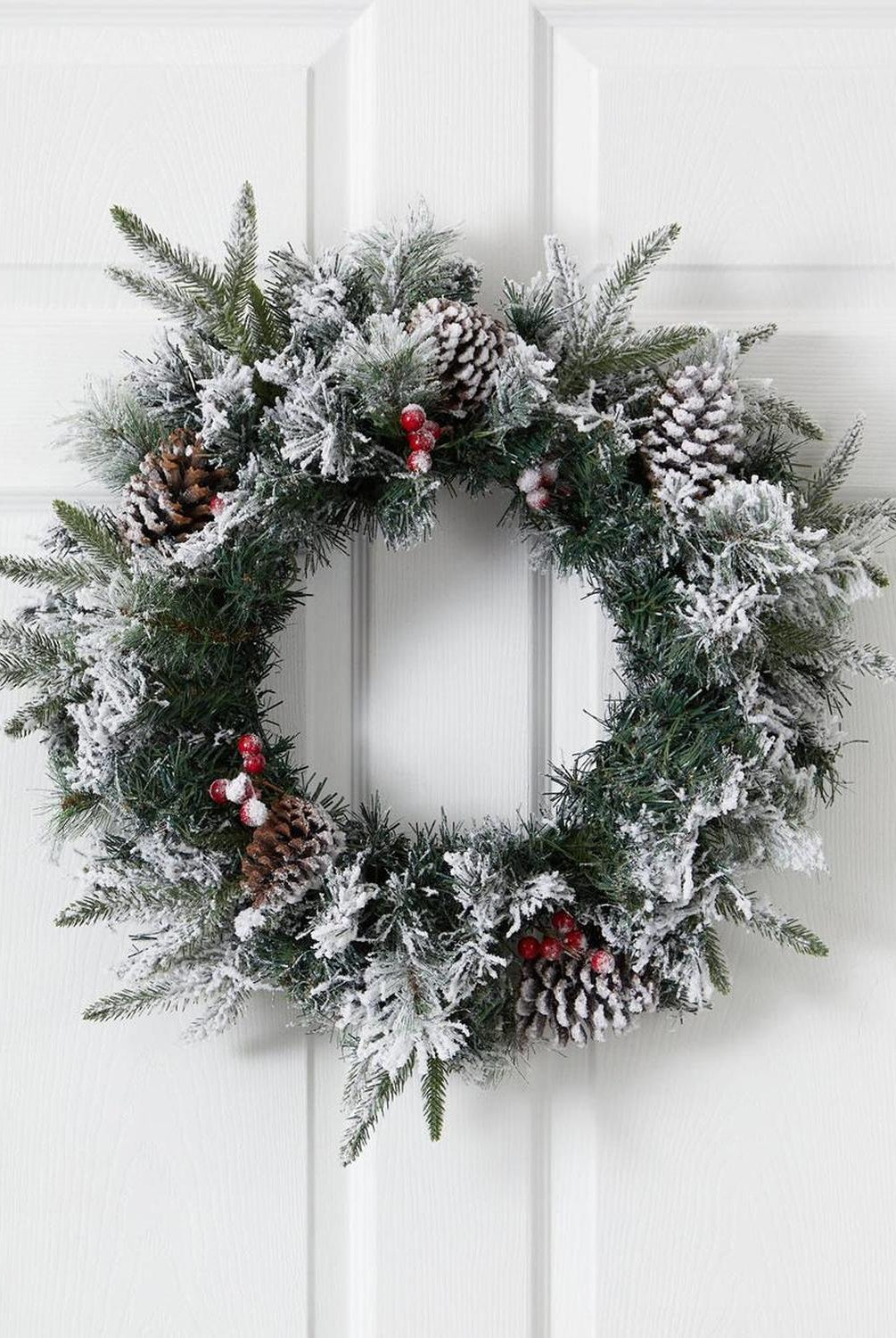 20” Flocked Artificial Christmas Wreath with 35 Warm White LED Lights