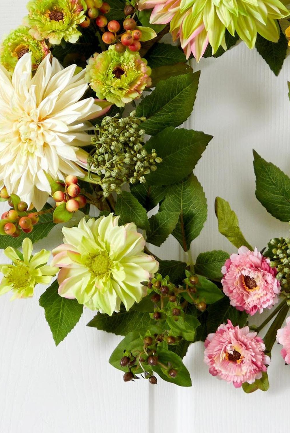 22” Dahlia & Mum Wreath - Spring Vibe