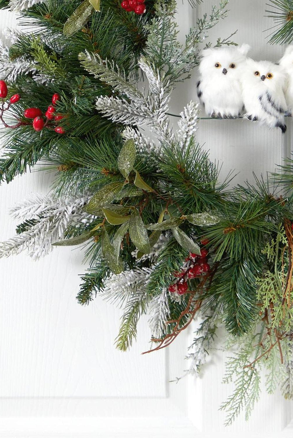 24” Holiday Winter Owl Family Pinecone Berry Christmas Artificial Wreath