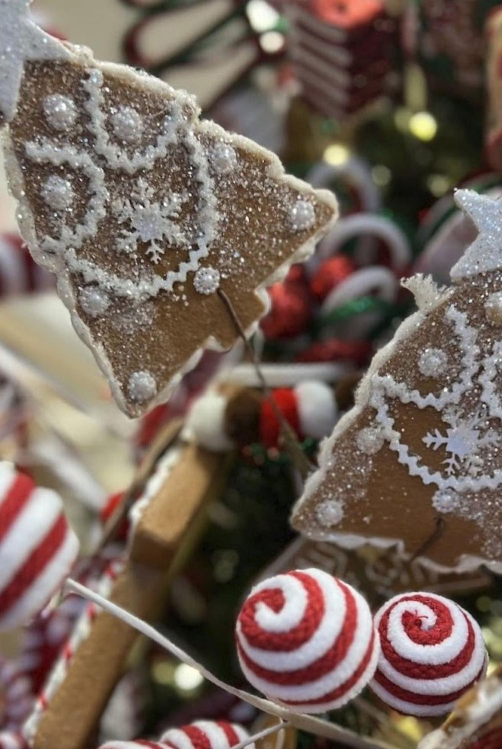 27" Gingerbread Christmas Tree Spray