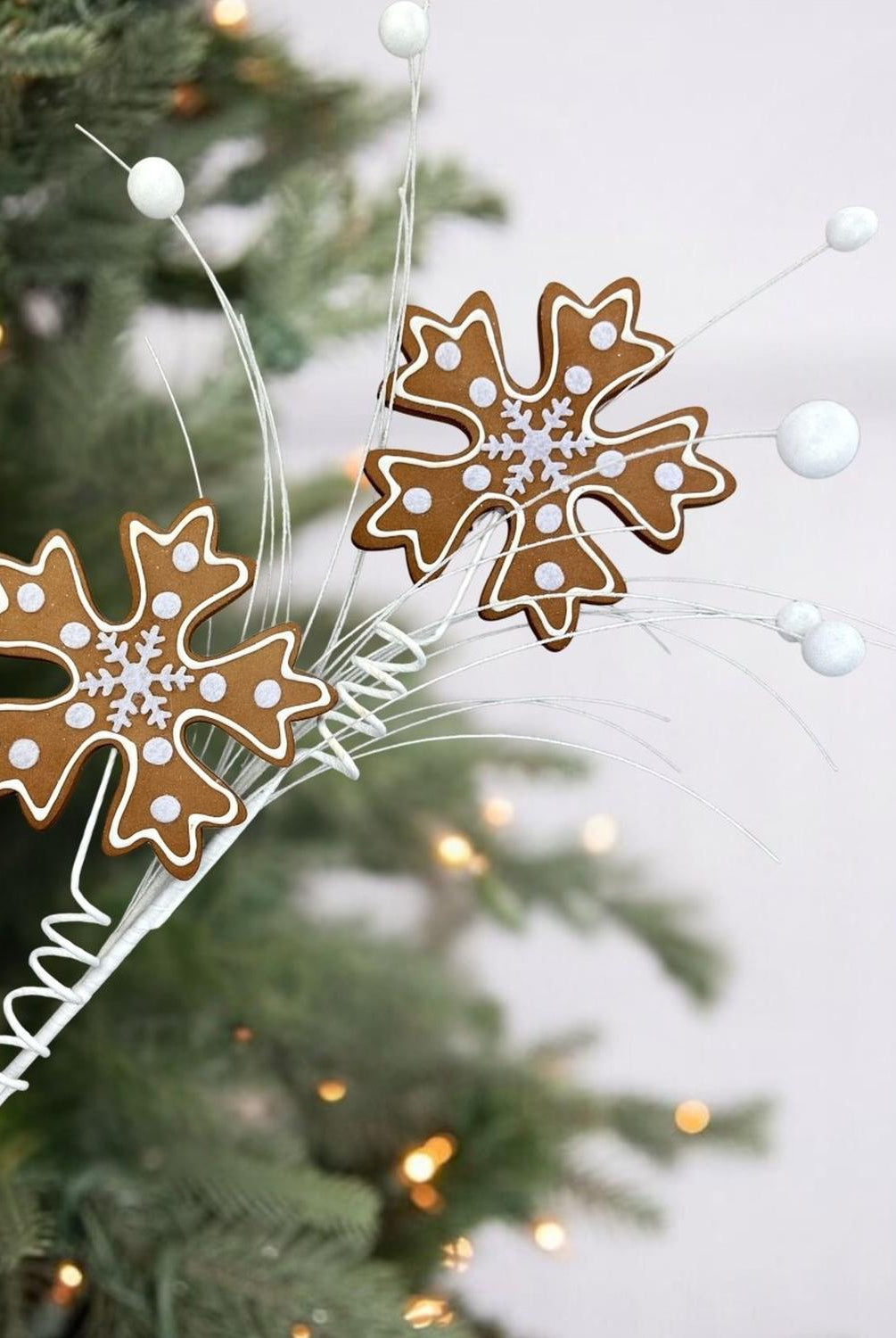 27" Gingerbread Cookie Spray