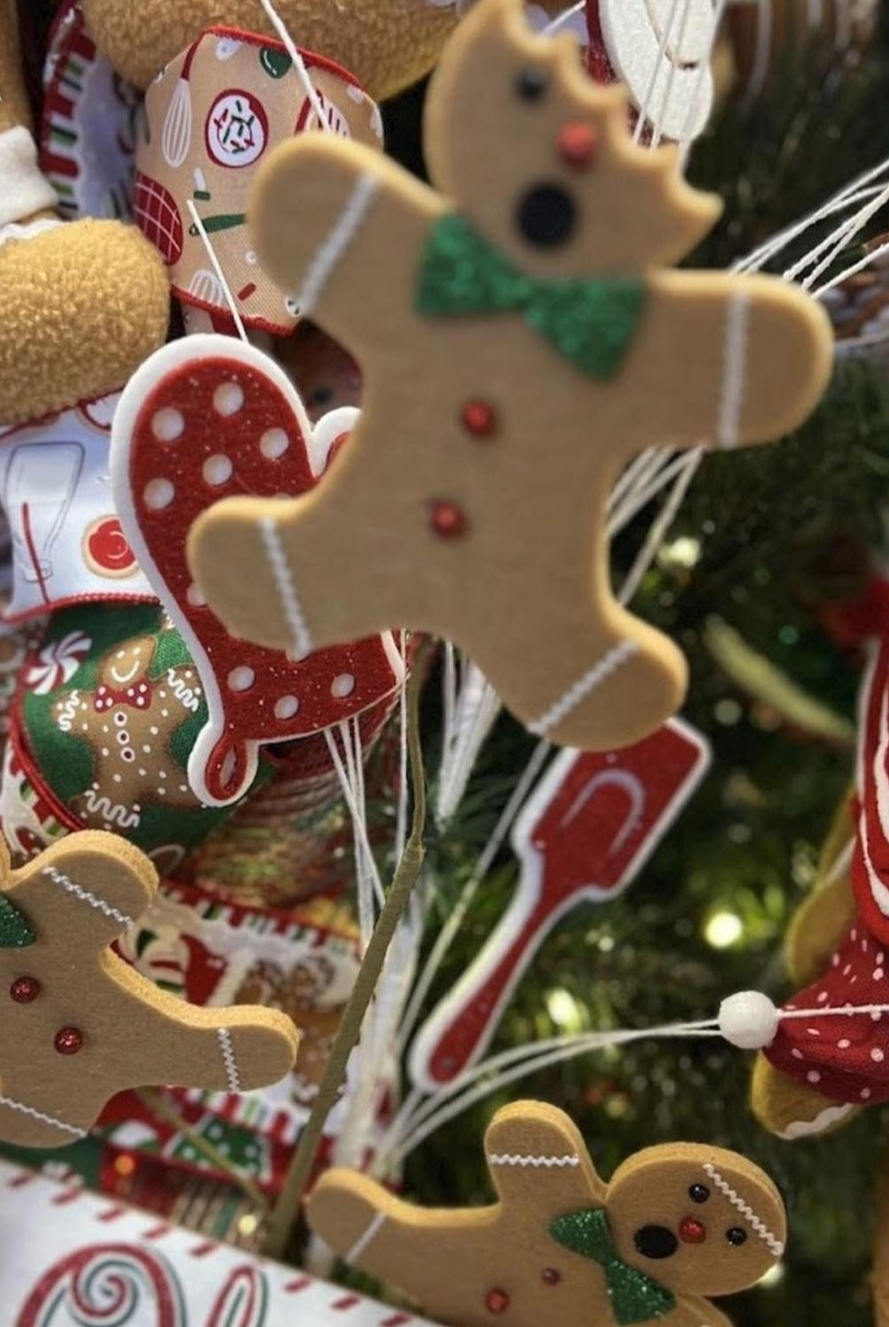 30" Bitten Gingerbread Men Pick