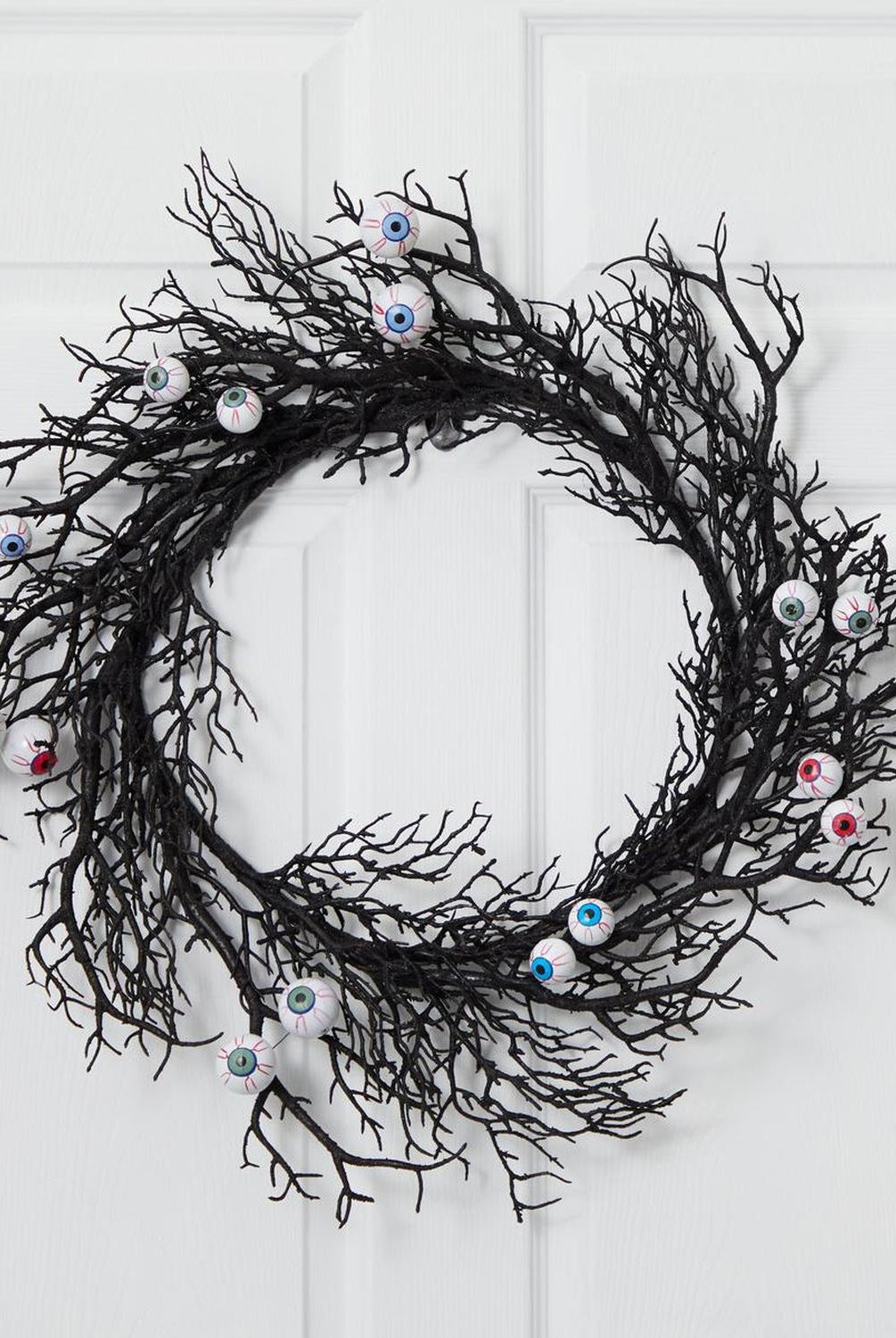 30" Halloween Gazing Eyeballs Twig Wreath