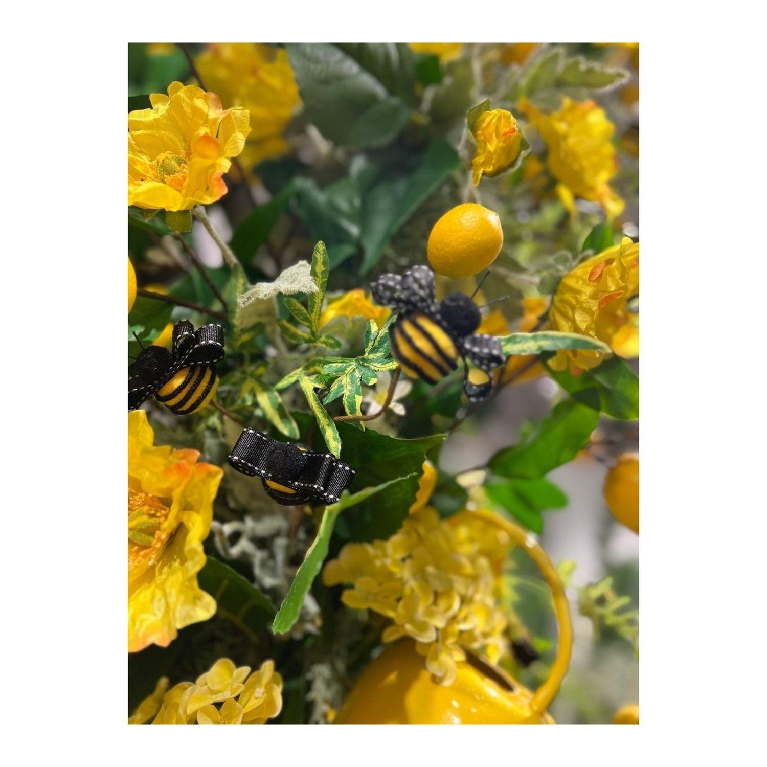 30" Spring Wildflower Bee Pick