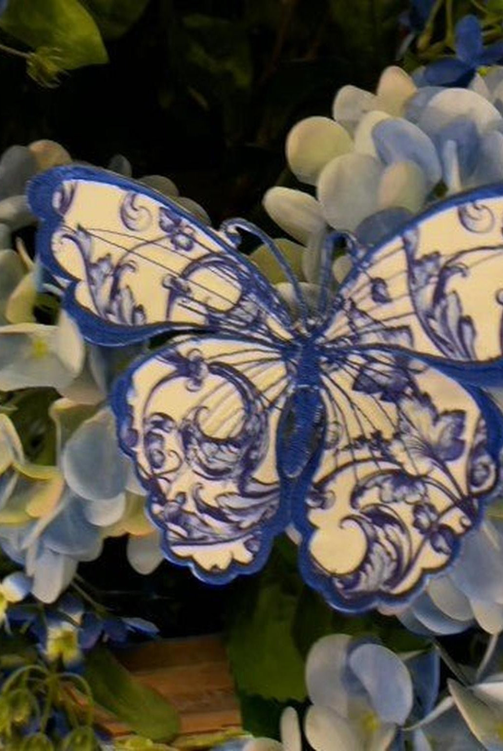 6" Acanthus Scroll Chinoiserie Butterfly Clip