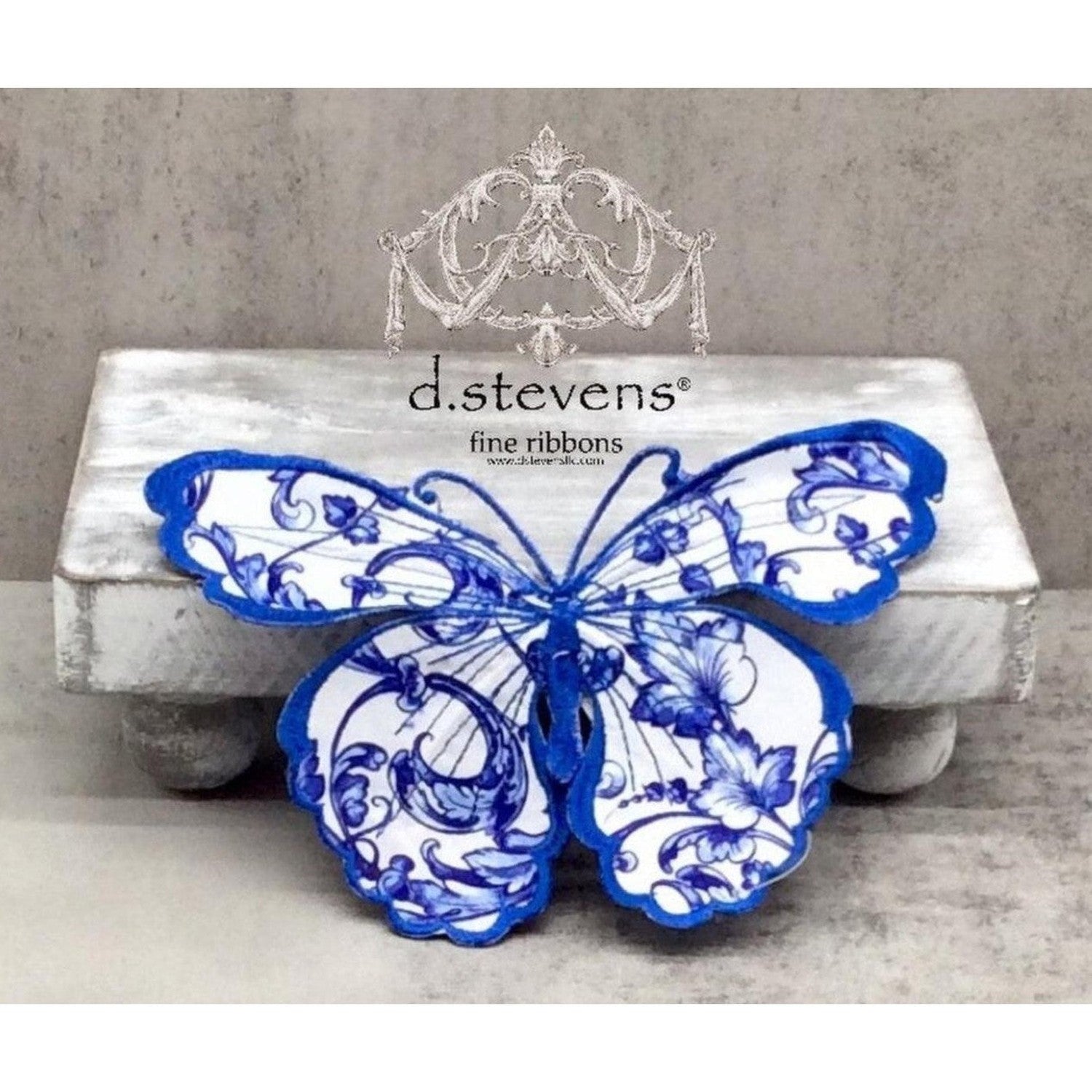 6" Acanthus Scroll Chinoiserie Butterfly Clip