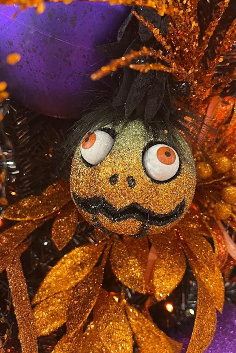 8" Glitter Pumpkin with Crow Hanger
