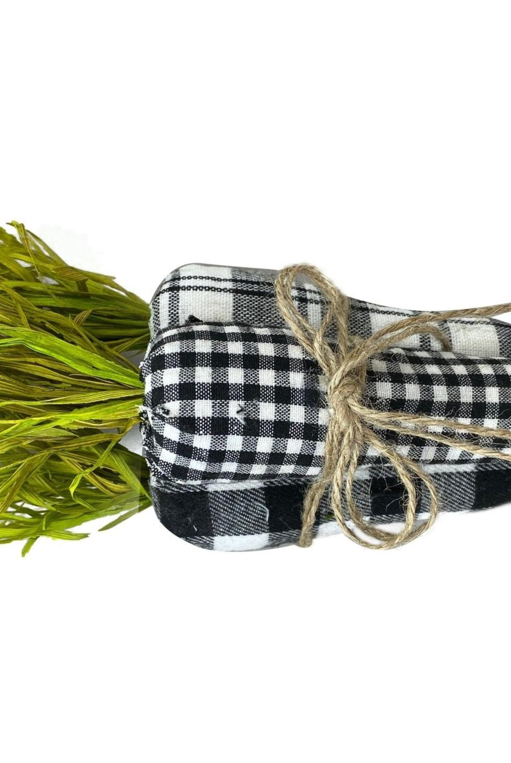 Shop For 9" Carrot Bundle: Black/White