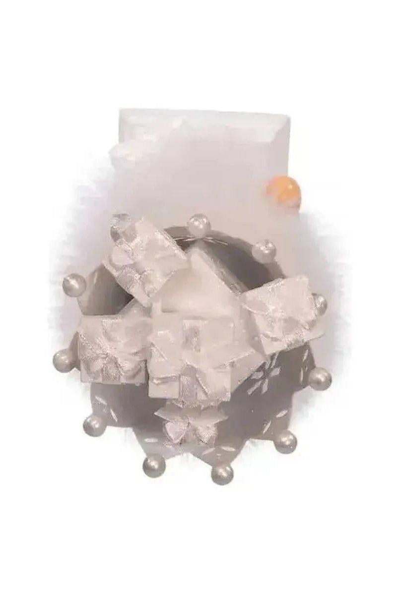 Shop For Kurt Adler 18" Hollywood Nutcrackers™ White King With Gifts Nutcracker