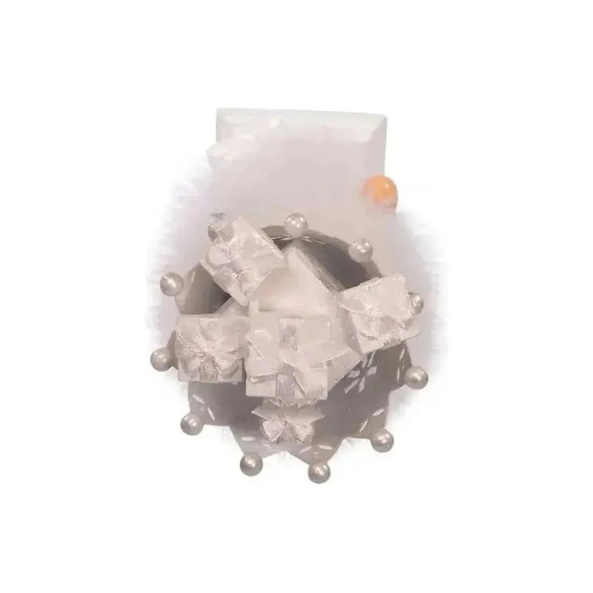 Shop For Kurt Adler 18" Hollywood Nutcrackers™ White King With Gifts Nutcracker