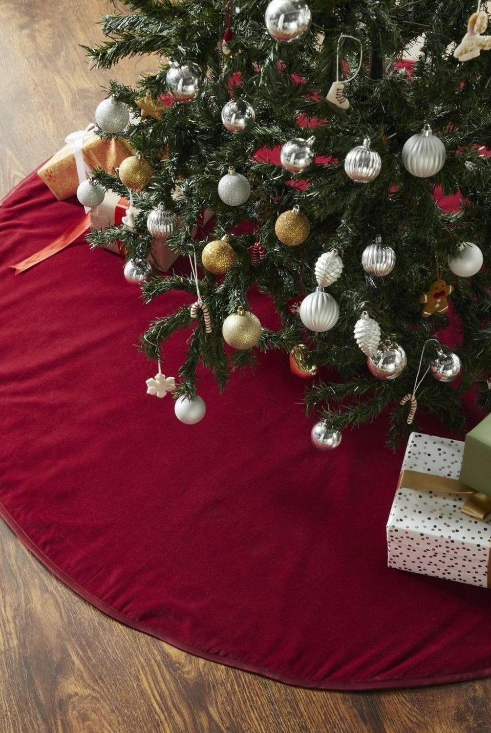 Luxurious Classic Velvet Garnet Red Christmas Tree Skirt 60" Arcadia Home