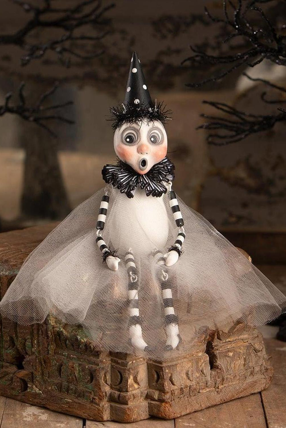 Party Ghost Sitter Halloween Figurine