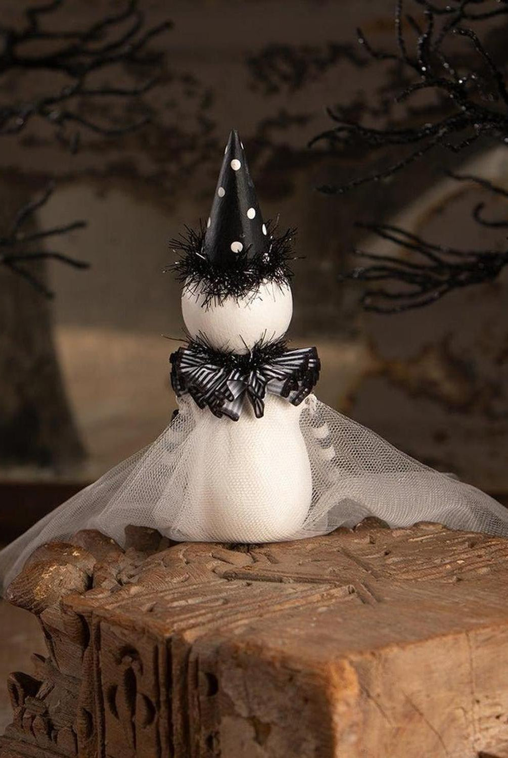 Party Ghost Sitter Halloween Figurine