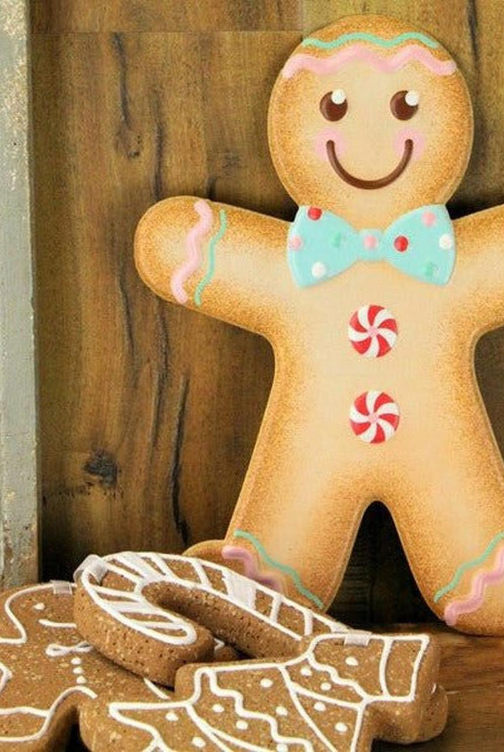13" Metal Embossed Gingerbread: Boy (Pink)