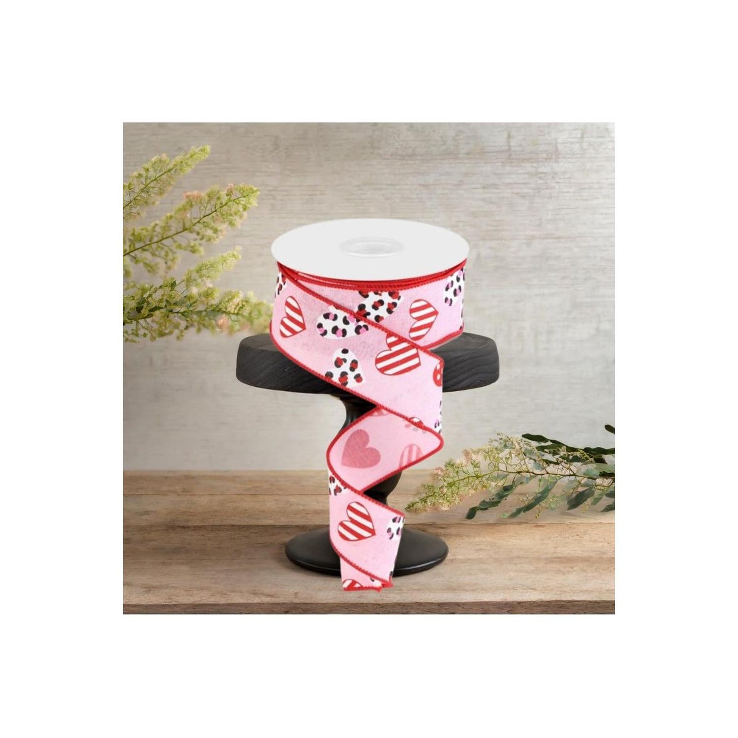 1.5" Leopard Hearts Ribbon: Pink (10 Yard)