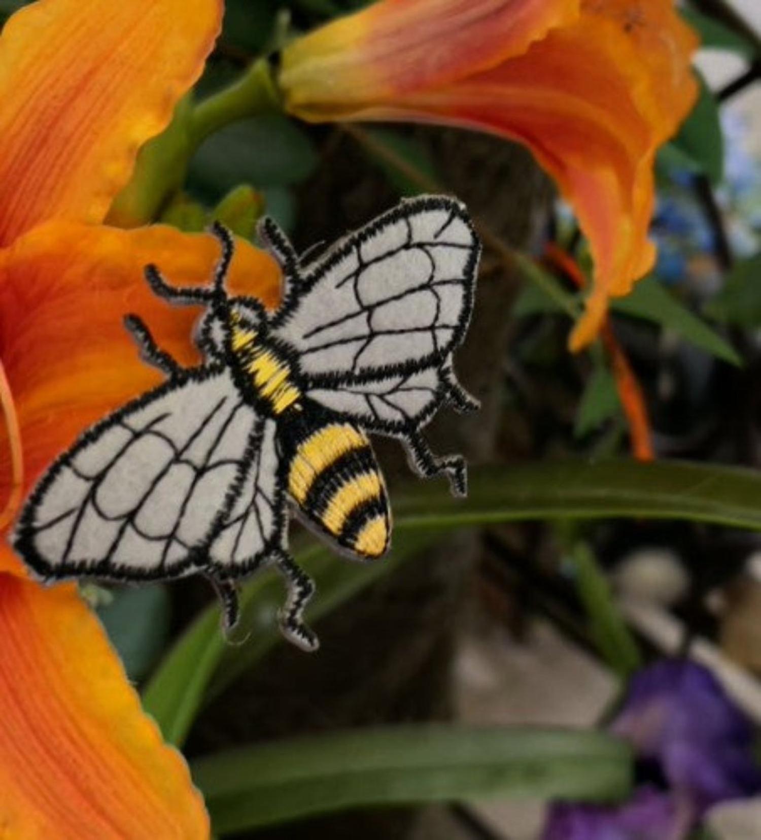 2.5in Felt Embroidery Honey Bee Garland (5 Yards)