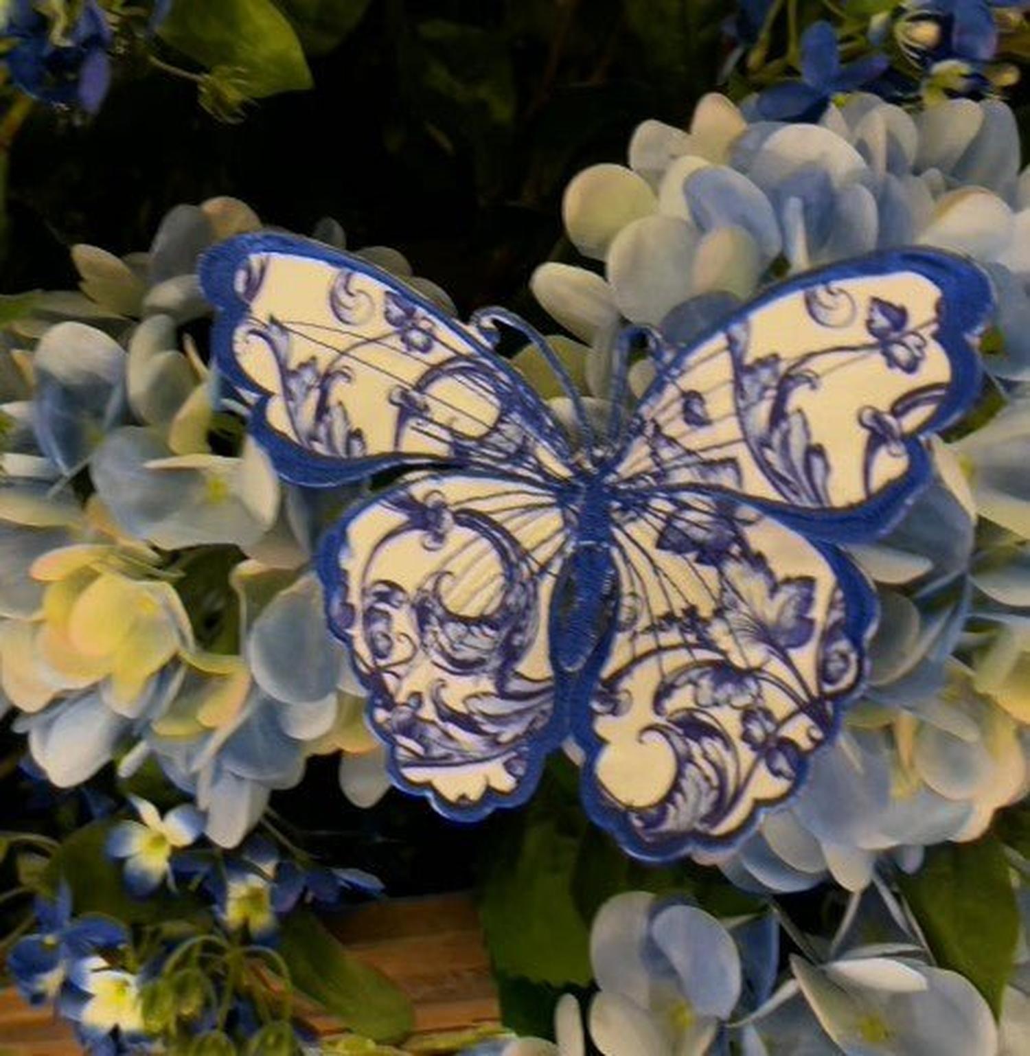 6" Acanthus Scroll Chinoiserie Butterfly Clip