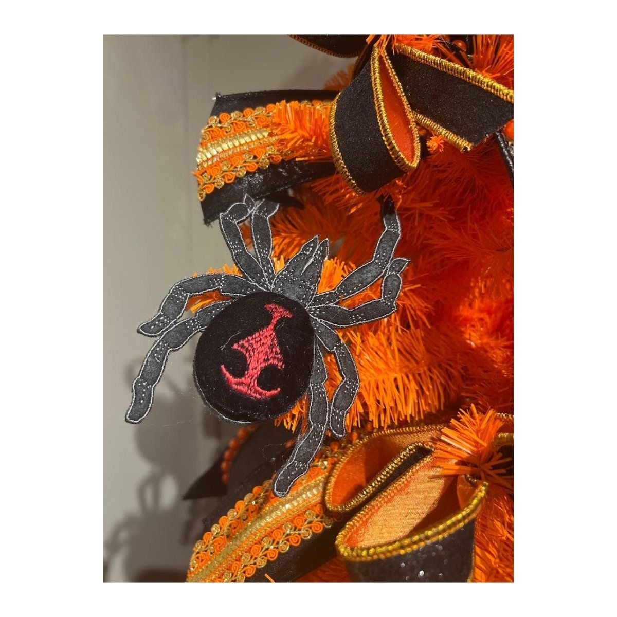 Shop For 6" Velvet Spider Clip: Black/Red