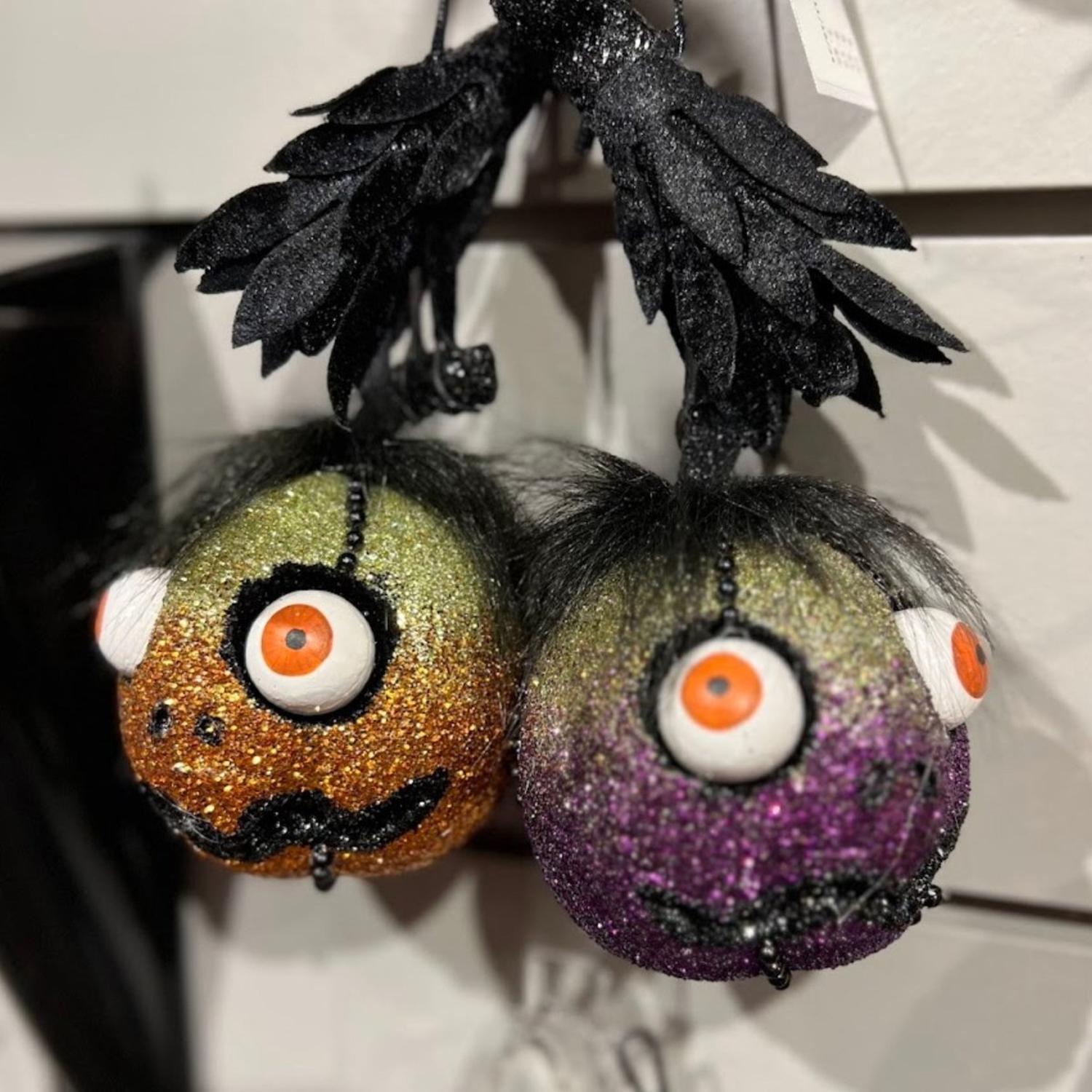 8" Glitter Pumpkin with Crow Hanger