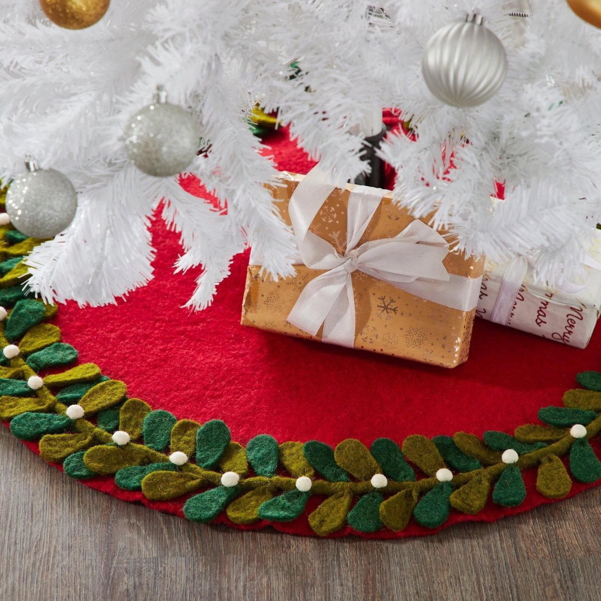 Shop For Handmade Mistletoe Border Red Mini Christmas Tree Skirt - 26" Arcadia Home