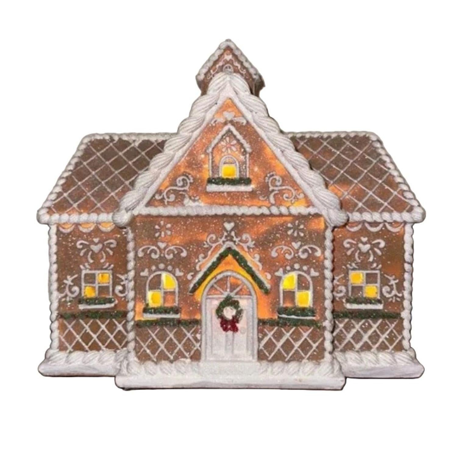 LED Lighted House w/Berry