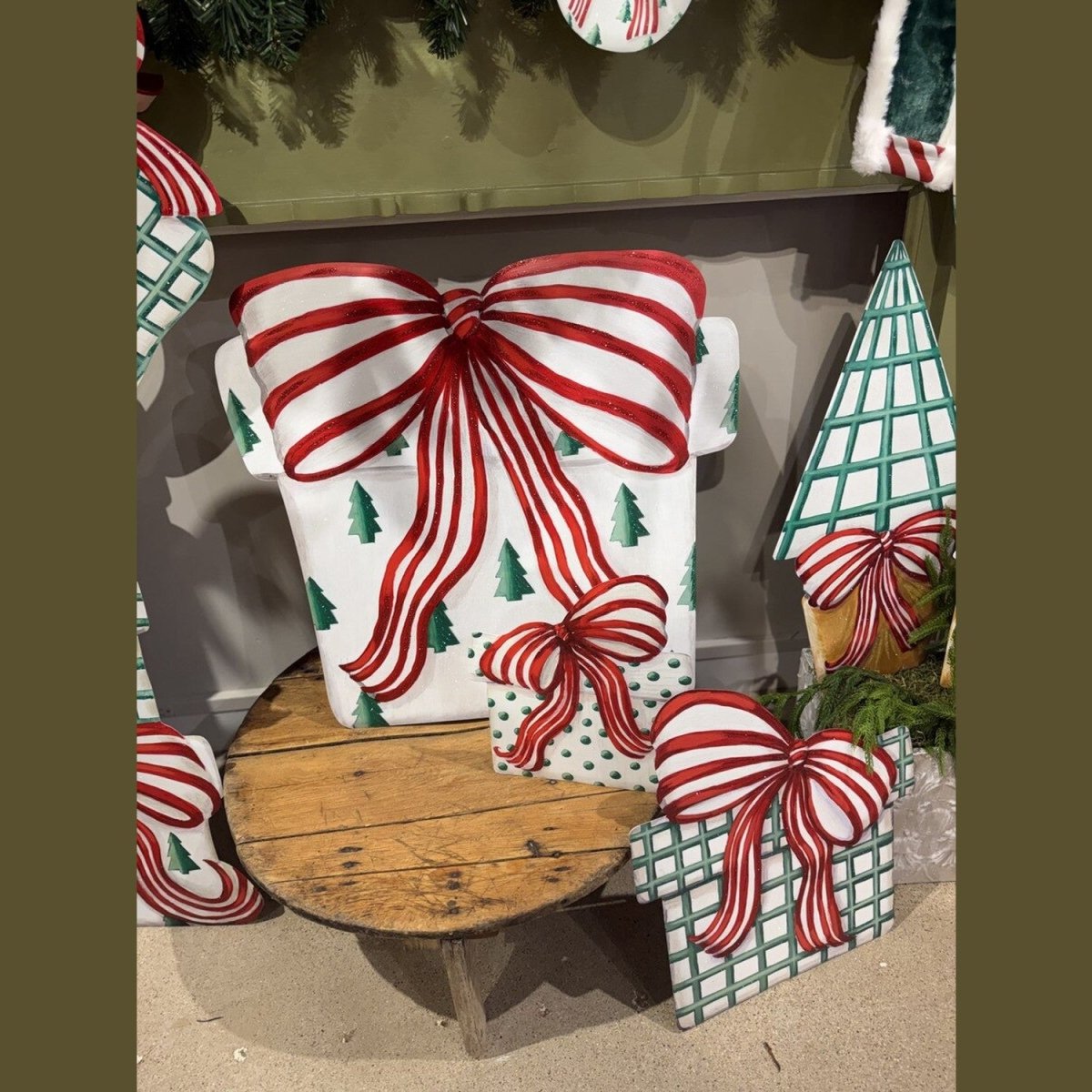 Shop For Modern Gift Box Yard (Stake/Hanger/Easel)