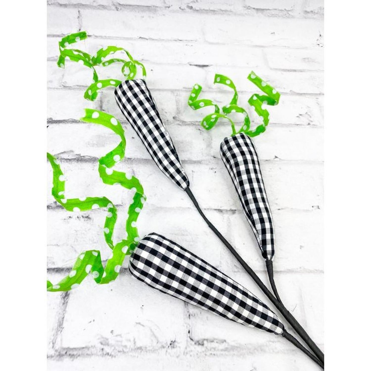 29" Checker Carrot Spray: Black/White